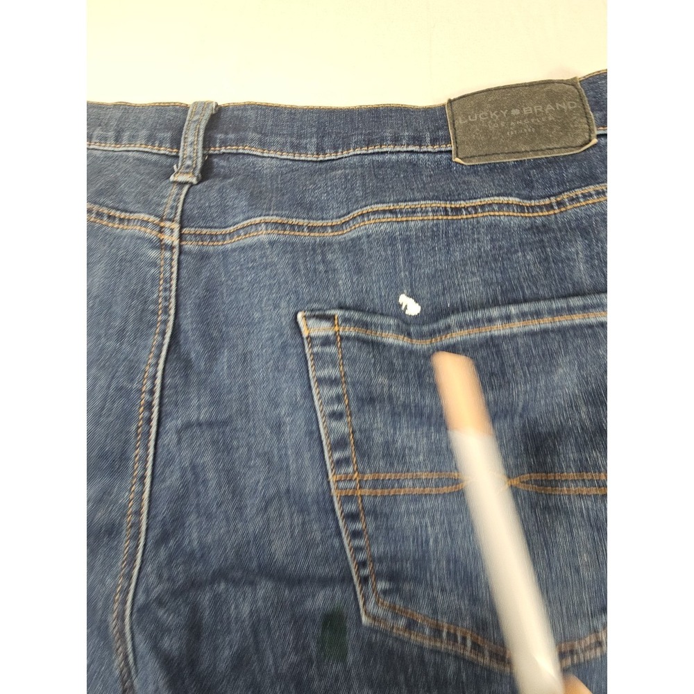 Lucky Brand 411 Athletic Taper Jeans Mens 40x30 Blue Distressed Advanced Stretch - Picture 10 of 16